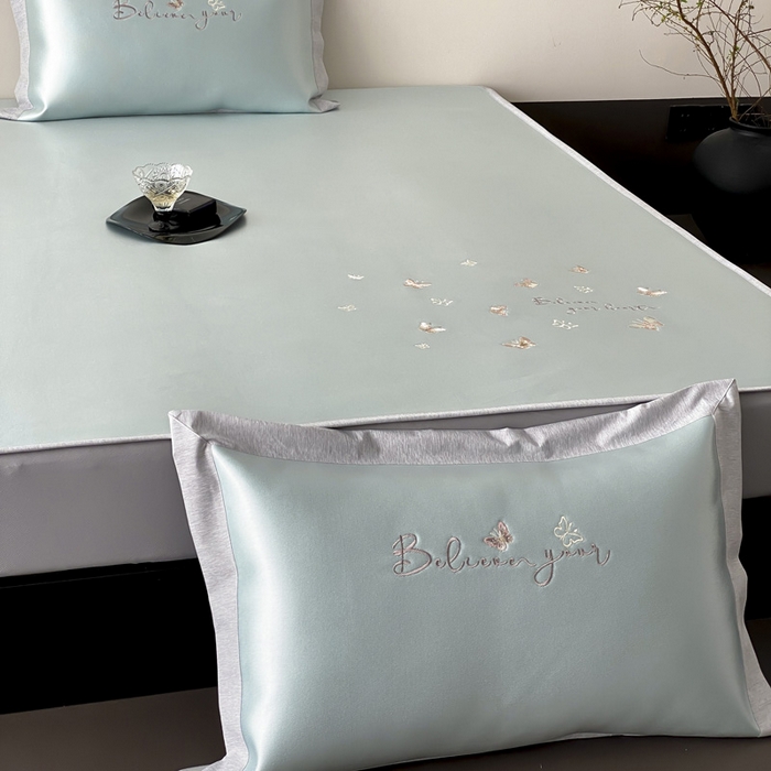 91家纺网 家纺一手货源 找家纺 由有家居 2025新款7A级高精密A类抗菌色织提花进口刺绣冰丝凉席-蝶影 蝶影-绿