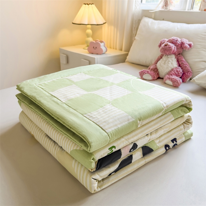 91家纺网 家纺一手货源 找家纺 小石头家纺 2025新款里外全棉A类纯棉棉花小碎花夏被包质检=买家秀 快乐熊猫