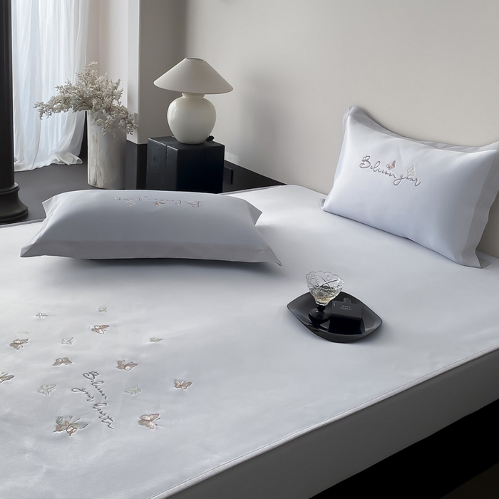 91家纺网 家纺一手货源 找家纺 由有家居 2025新款7A级高精密A类抗菌色织提花进口刺绣冰丝凉席-蝶影 蝶影-浅蓝