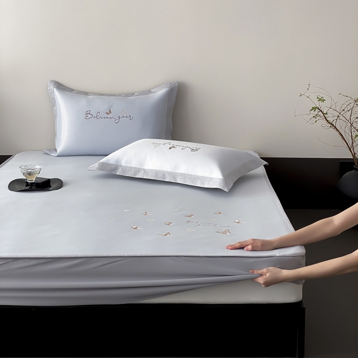 91家纺网 家纺一手货源 找家纺 由有家居 2025新款7A级高精密A类抗菌色织提花进口刺绣冰丝凉席-蝶影 蝶影-浅蓝