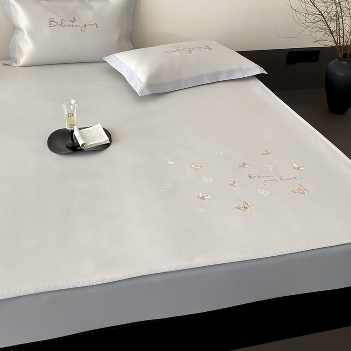 91家纺网 家纺一手货源 找家纺 由有家居 2025新款7A级高精密A类抗菌色织提花进口刺绣冰丝凉席-蝶影 蝶影-香槟