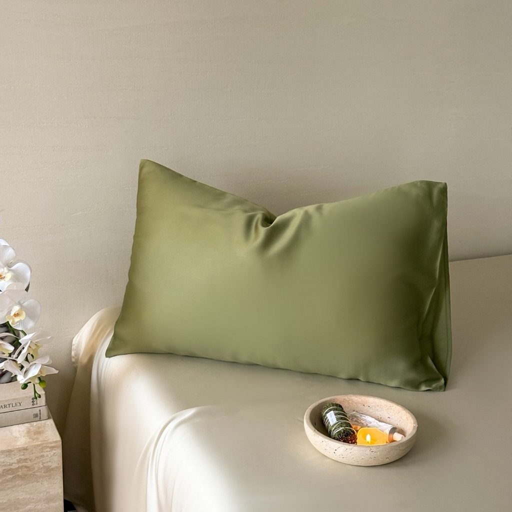 91家纺网 家纺一手货源 找家纺 禾时 2025新款纯色双拼兰精天丝单品系列-单枕套 枕套单件 欧芹绿