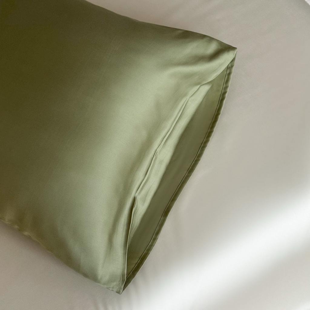 91家纺网 家纺一手货源 找家纺 禾时 2025新款纯色双拼兰精天丝单品系列-单枕套 枕套单件 欧芹绿