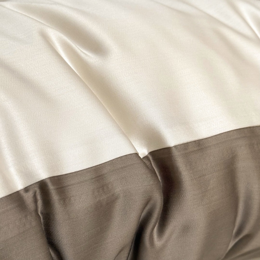 91家纺网 家纺一手货源 找家纺 禾时 2025新款纯色双拼兰精天丝单品系列-单枕套 枕套单件 乳蛋白-冷岩灰