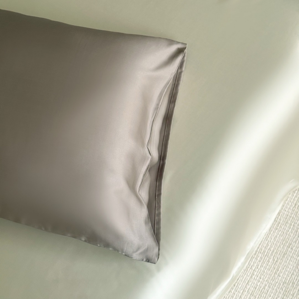 91家纺网 家纺一手货源 找家纺 禾时 2025新款纯色双拼兰精天丝单品系列-单枕套 枕套单件 岩石灰