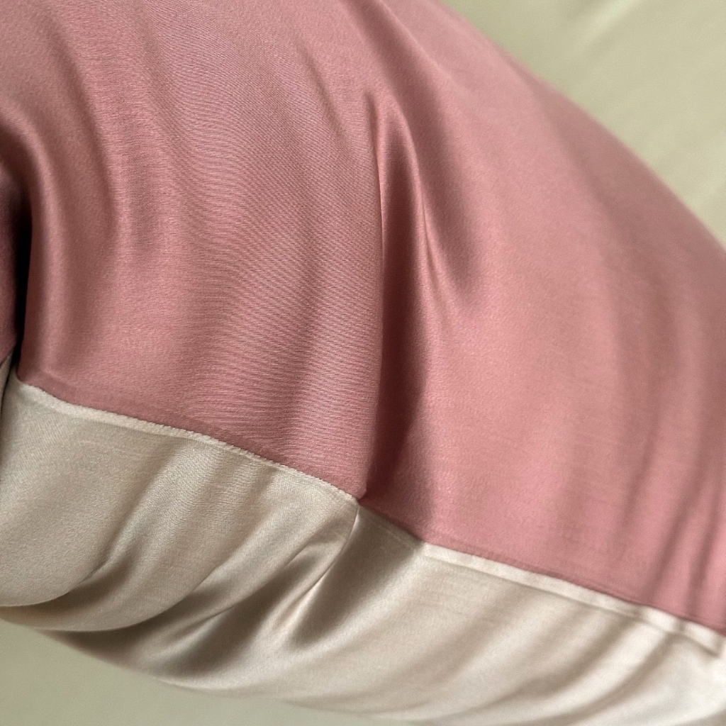 91家纺网 家纺一手货源 找家纺 禾时 2025新款纯色双拼兰精天丝单品系列-单枕套 枕套单件 野樱莓-芋泥灰