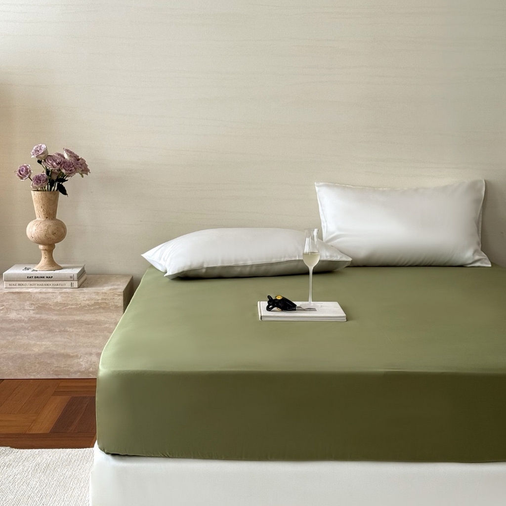 91家纺网 家纺一手货源 找家纺 禾时 2025新款纯色双拼兰精天丝单品系列-单床笠 床笠单件 欧芹绿