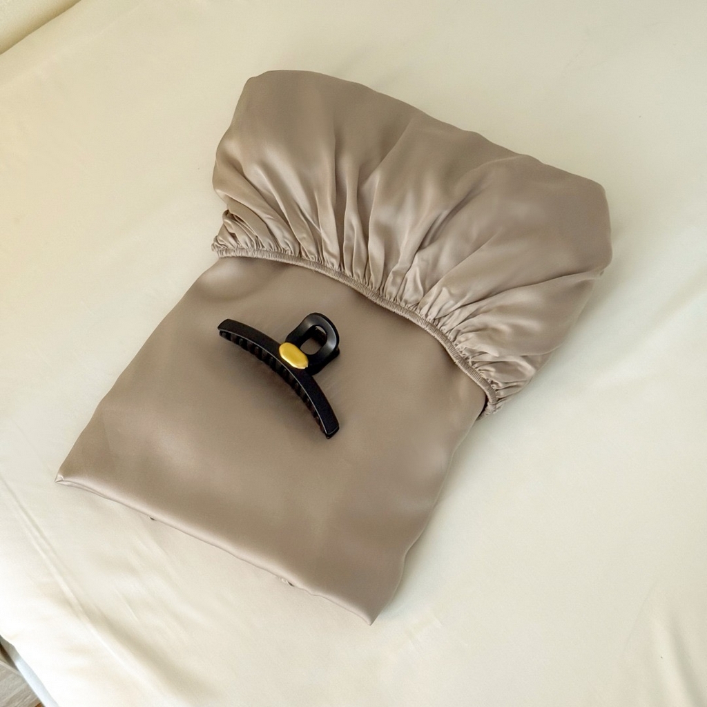 91家纺网 家纺一手货源 找家纺 禾时 2025新款纯色双拼兰精天丝单品系列-单床笠 床笠单件 芋泥灰