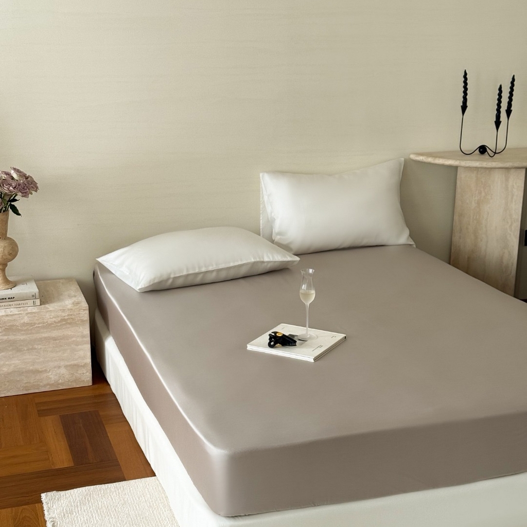 91家纺网 家纺一手货源 找家纺 禾时 2025新款纯色双拼兰精天丝单品系列-单床笠 床笠单件 霜华银