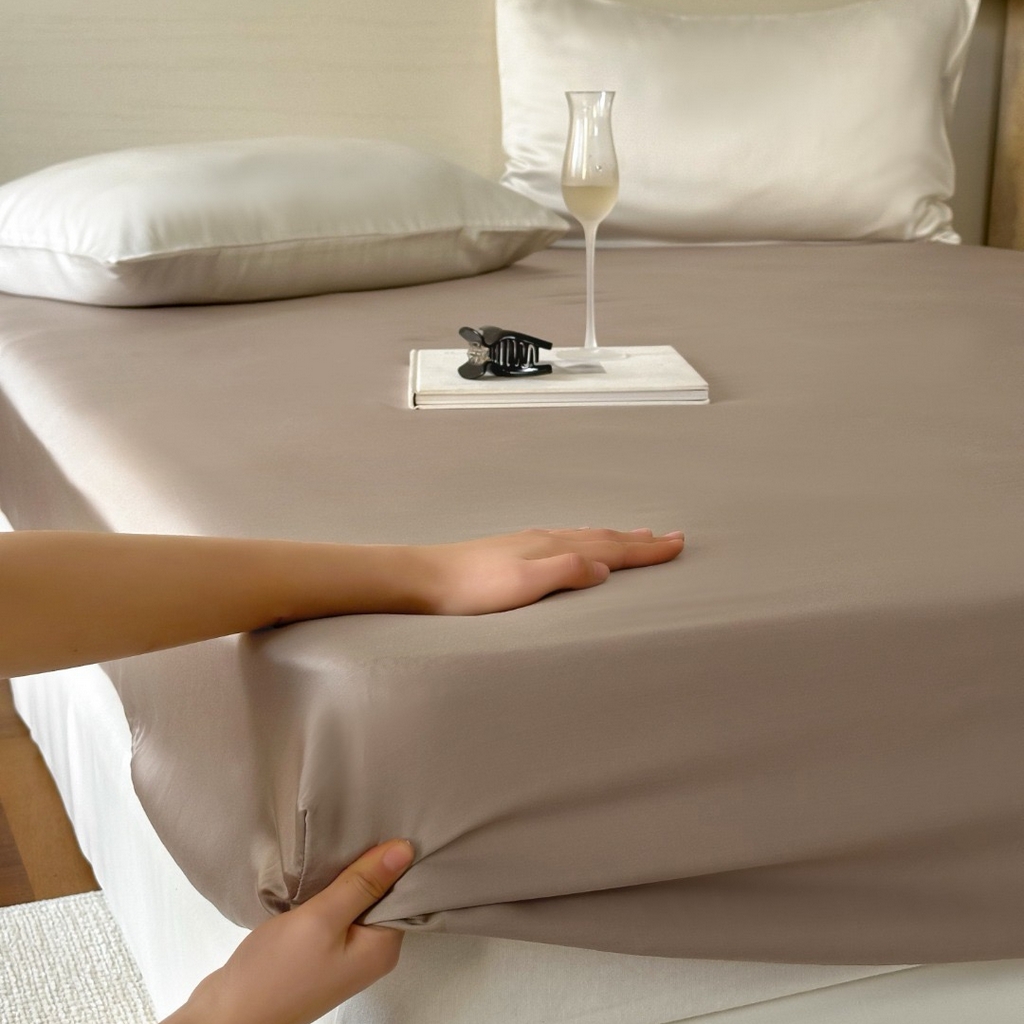 91家纺网 家纺一手货源 找家纺 禾时 2025新款纯色双拼兰精天丝单品系列-单床笠 床笠单件 岩石灰