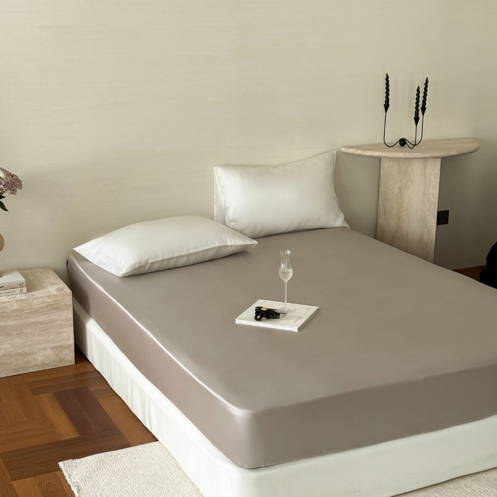 91家纺网 家纺一手货源 找家纺 禾时 2025新款纯色双拼兰精天丝单品系列-单床笠 床笠单件 霜华银