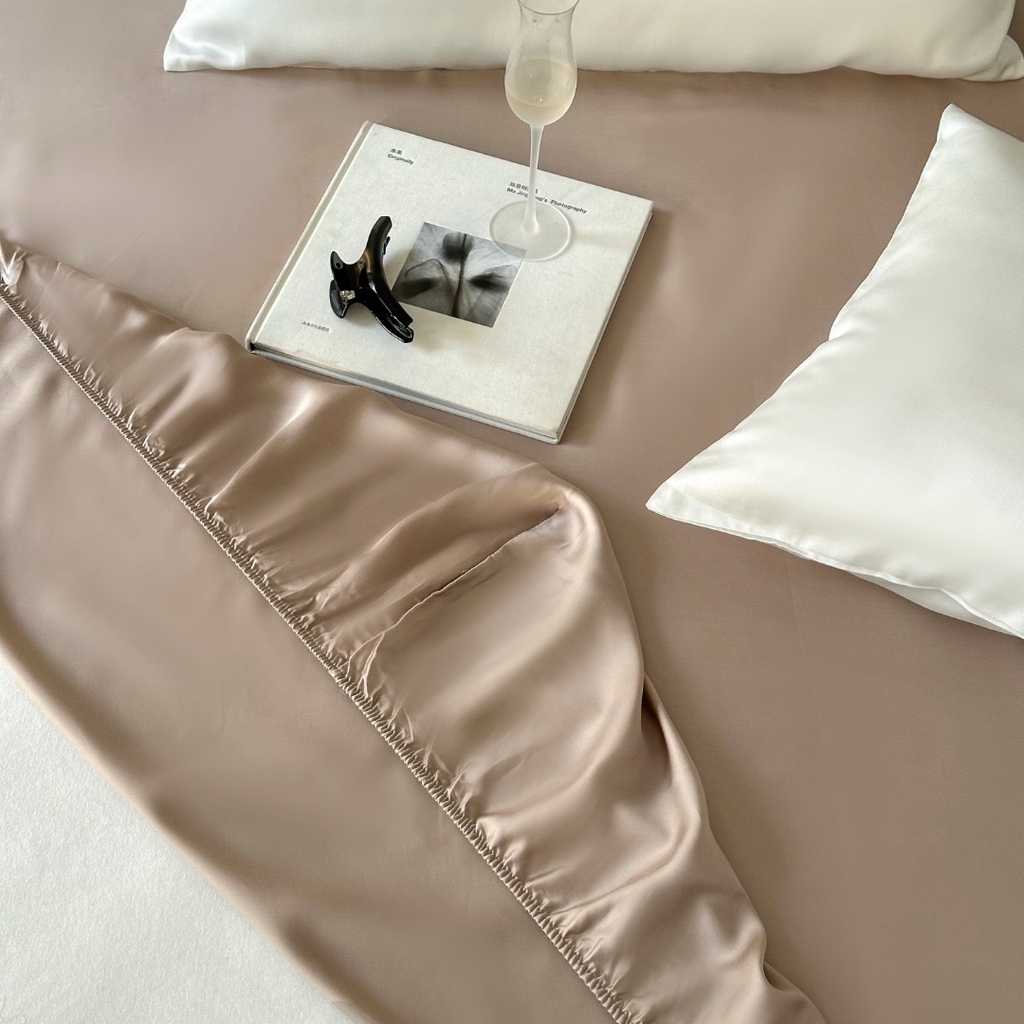 91家纺网 家纺一手货源 找家纺 禾时 2025新款纯色双拼兰精天丝单品系列-单床笠 床笠单件 岩石灰