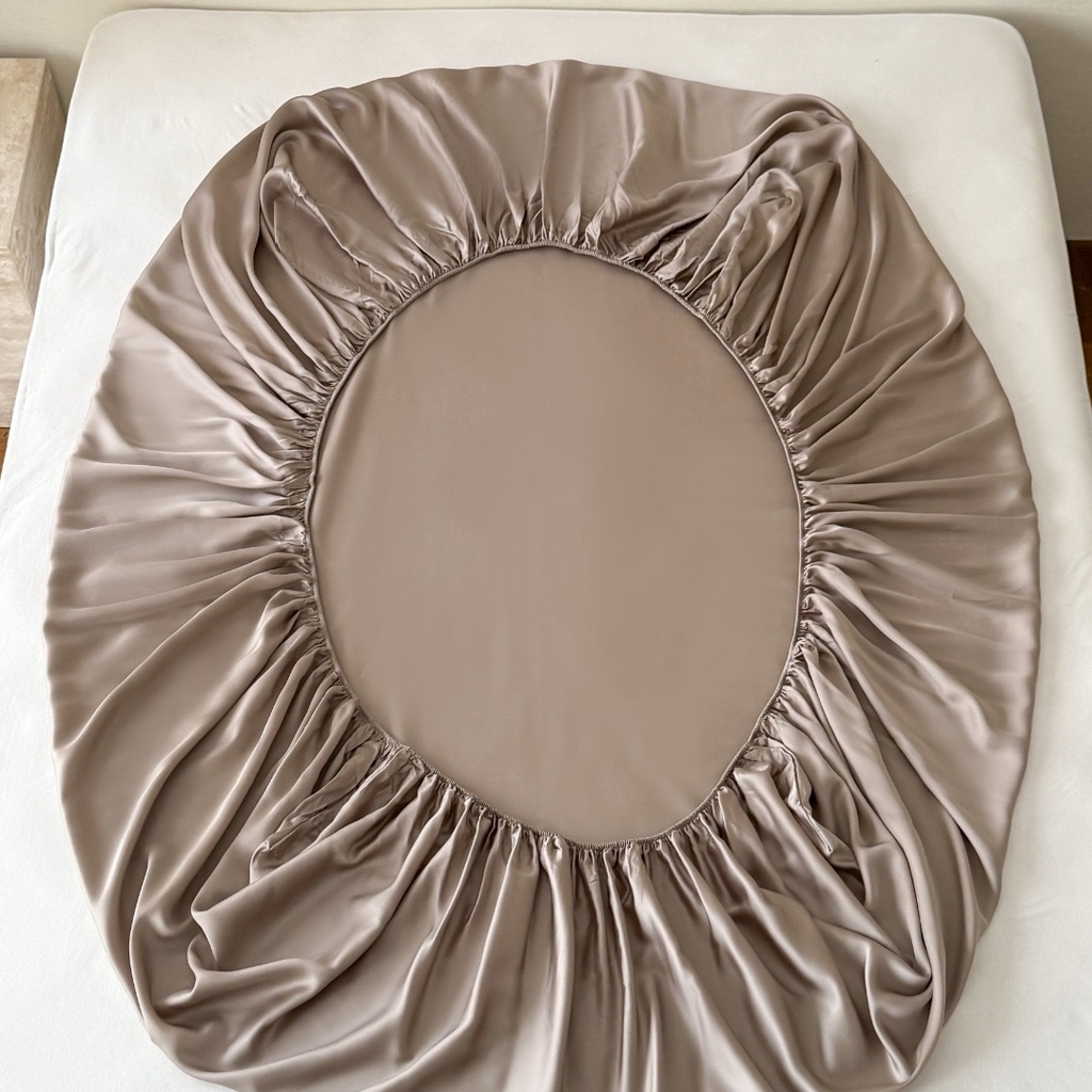 91家纺网 家纺一手货源 找家纺 禾时 2025新款纯色双拼兰精天丝单品系列-单床笠 床笠单件 岩石灰