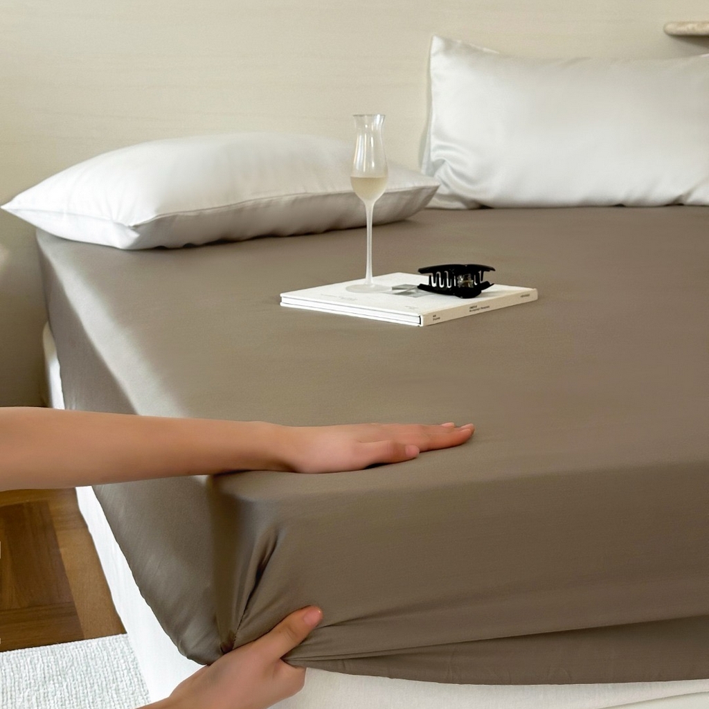 91家纺网 家纺一手货源 找家纺 禾时 2025新款纯色双拼兰精天丝单品系列-单床笠 床笠单件 冷岩灰