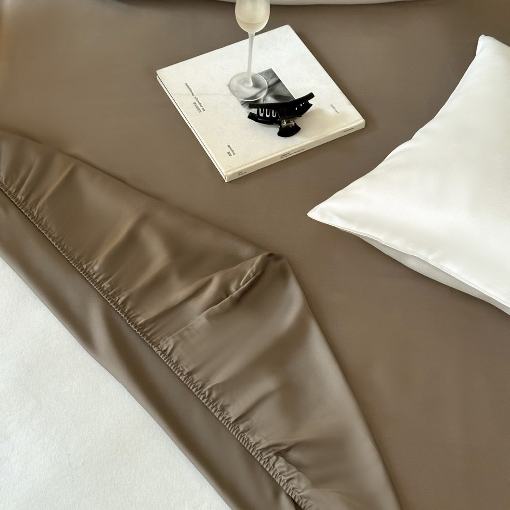 91家纺网 家纺一手货源 找家纺 禾时 2025新款纯色双拼兰精天丝单品系列-单床笠 床笠单件 冷岩灰