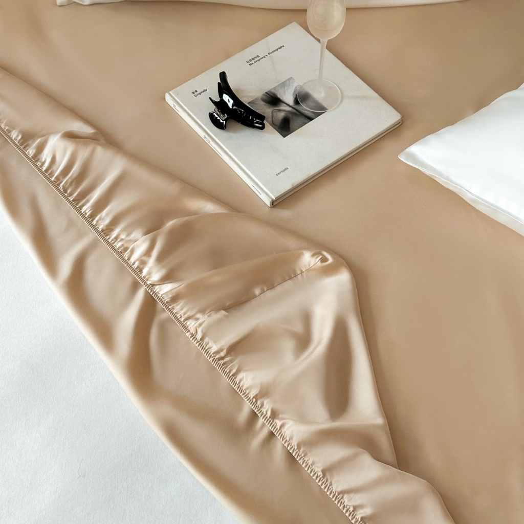 91家纺网 家纺一手货源 找家纺 禾时 2025新款纯色双拼兰精天丝单品系列-单床笠 床笠单件 沙茶色