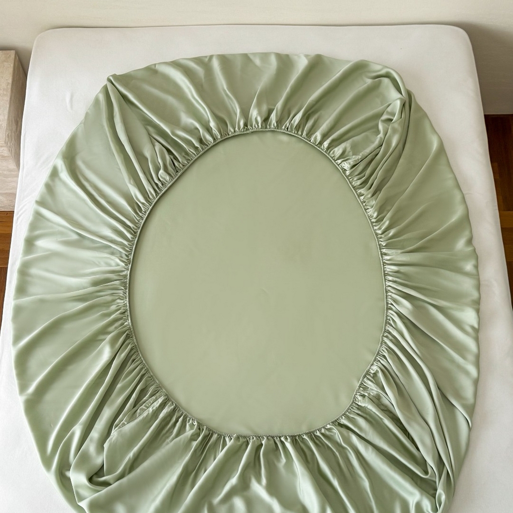 91家纺网 家纺一手货源 找家纺 禾时 2025新款纯色双拼兰精天丝单品系列-单床笠 床笠单件 嫩叶绿