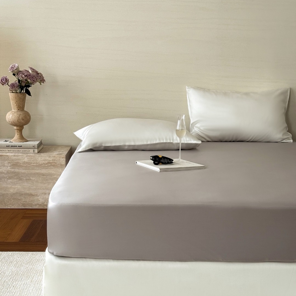 91家纺网 家纺一手货源 找家纺 禾时 2025新款纯色双拼兰精天丝单品系列-单床笠 床笠单件 曙光银