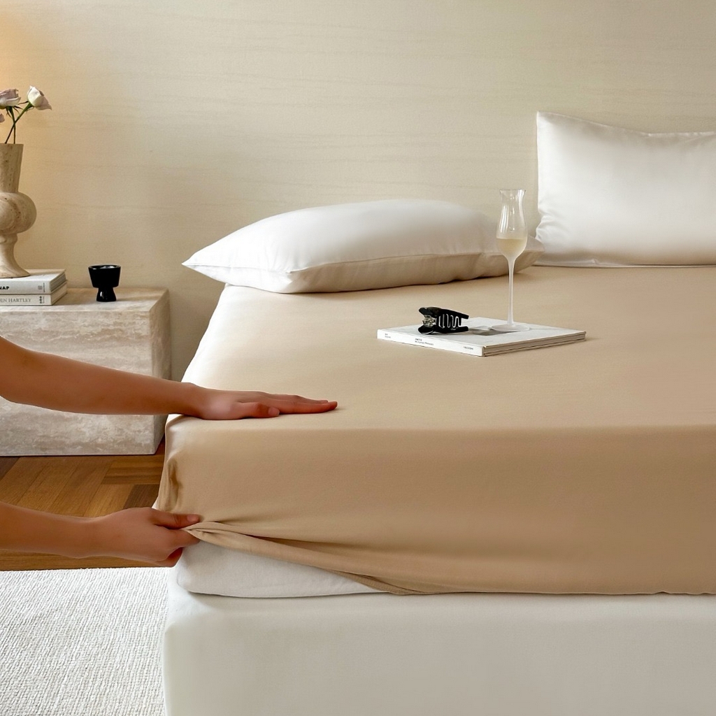 91家纺网 家纺一手货源 找家纺 禾时 2025新款纯色双拼兰精天丝单品系列-单床笠 床笠单件 沙茶色