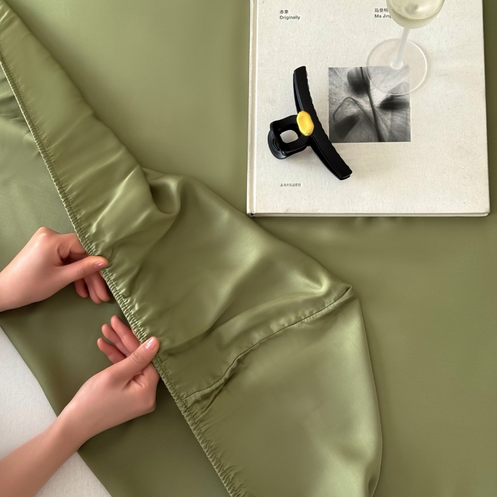 91家纺网 家纺一手货源 找家纺 禾时 2025新款纯色双拼兰精天丝单品系列-单床笠 床笠单件 欧芹绿