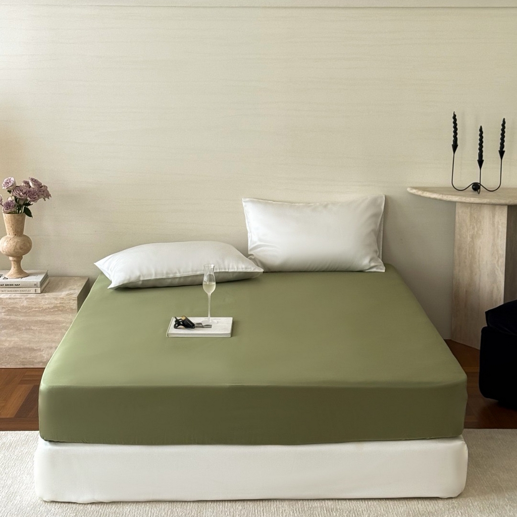 91家纺网 家纺一手货源 找家纺 禾时 2025新款纯色双拼兰精天丝单品系列-单床笠 床笠单件 欧芹绿