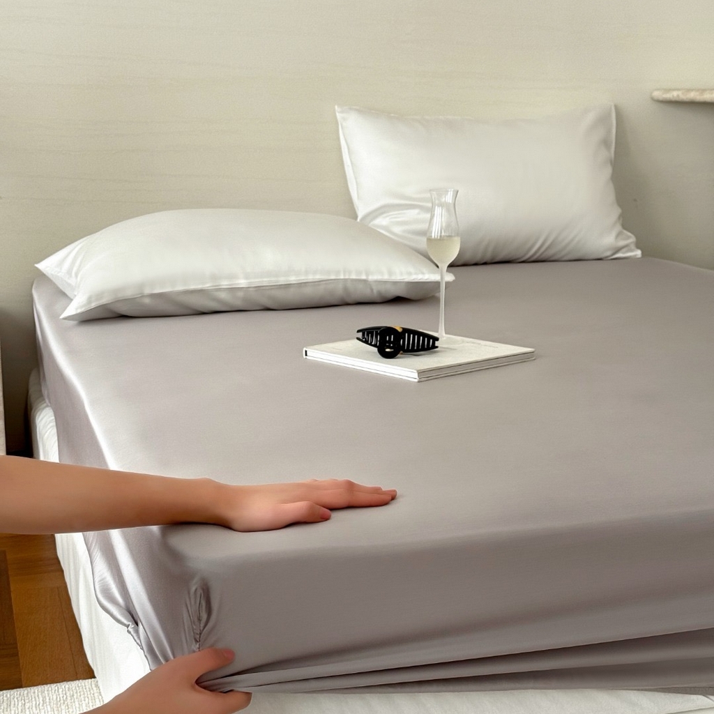 91家纺网 家纺一手货源 找家纺 禾时 2025新款纯色双拼兰精天丝单品系列-单床笠 床笠单件 曙光银