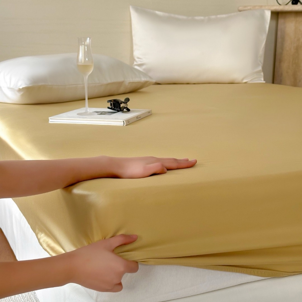 91家纺网 家纺一手货源 找家纺 禾时 2025新款纯色双拼兰精天丝单品系列-单床笠 床笠单件 香槟金