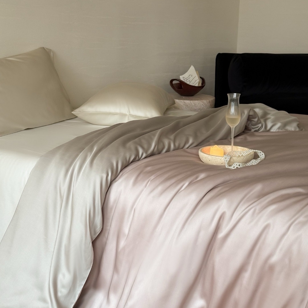 91家纺网 家纺一手货源 找家纺 禾时 2025新款纯色双拼兰精天丝单品系列-单被套 被套单件 夜影凝香-霜华银