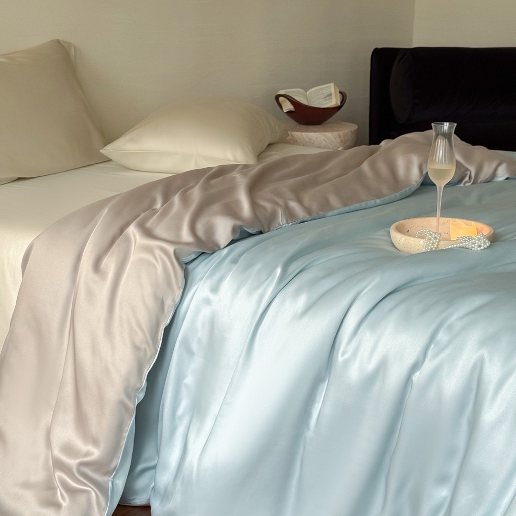 91家纺网 家纺一手货源 找家纺 禾时 2025新款纯色双拼兰精天丝单品系列-单被套 被套单件 映霜蓝-霜华银