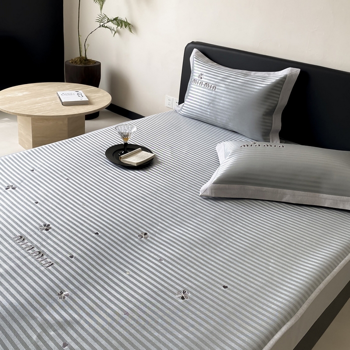 91家纺网 家纺一手货源 找家纺 （总）由有家居 2025新款轻奢7A高精密抗菌可水洗色织提花进口刺绣冰丝凉席-森恋