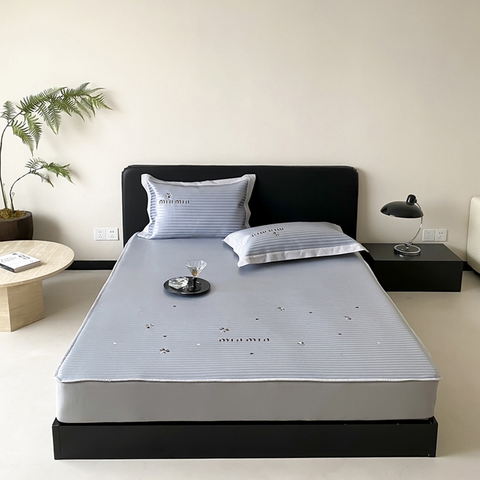 91家纺网 家纺一手货源 找家纺 （总）由有家居 2025新款轻奢7A高精密抗菌可水洗色织提花进口刺绣冰丝凉席-森恋