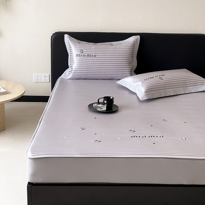 91家纺网 家纺一手货源 找家纺 由有家居 2025新款轻奢7A高精密抗菌可水洗色织提花进口刺绣冰丝凉席-森恋 森恋-粉