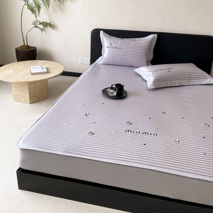 91家纺网 家纺一手货源 找家纺 由有家居 2025新款轻奢7A高精密抗菌可水洗色织提花进口刺绣冰丝凉席-森恋 森恋-粉