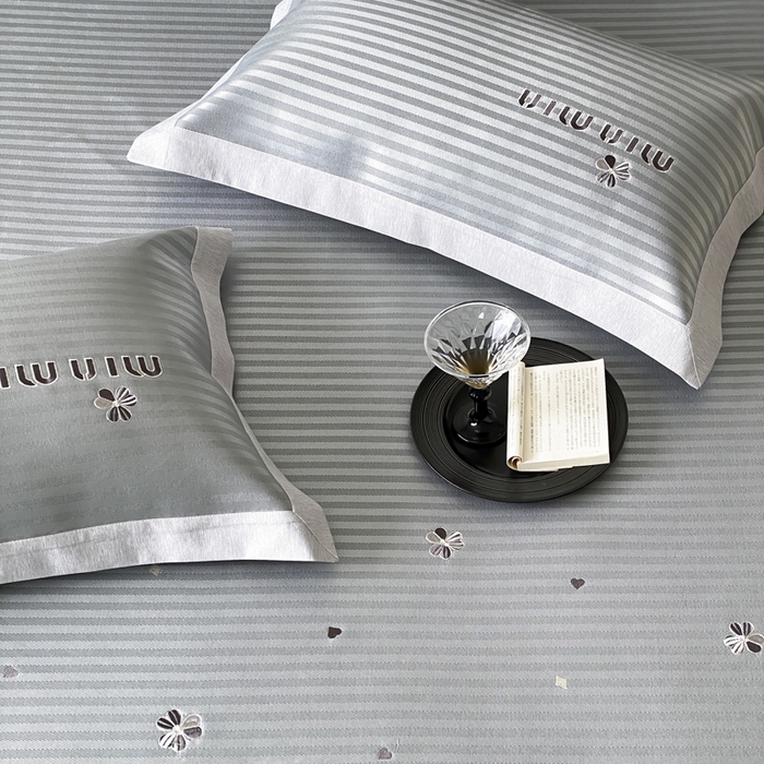 91家纺网 家纺一手货源 找家纺 由有家居 2025新款轻奢7A高精密抗菌可水洗色织提花进口刺绣冰丝凉席-森恋 森恋-灰