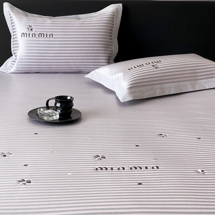 91家纺网 家纺一手货源 找家纺 由有家居 2025新款轻奢7A高精密抗菌可水洗色织提花进口刺绣冰丝凉席-森恋 森恋-粉