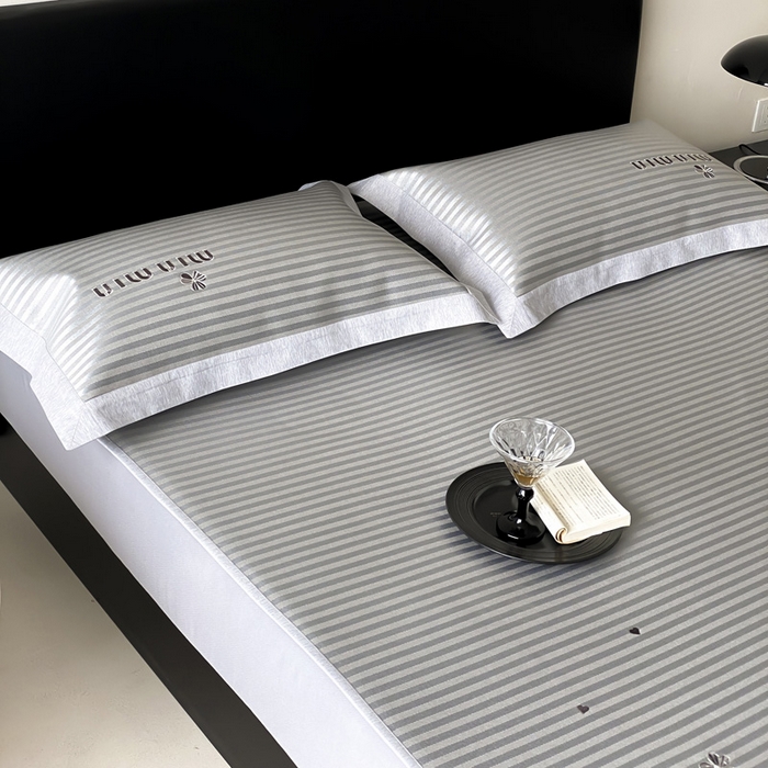 91家纺网 家纺一手货源 找家纺 由有家居 2025新款轻奢7A高精密抗菌可水洗色织提花进口刺绣冰丝凉席-森恋 森恋-咖