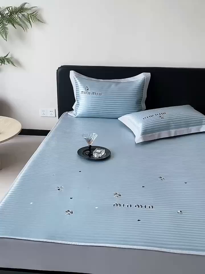 91家纺网 家纺一手货源 找家纺 由有家居 2025新款轻奢7A高精密抗菌可水洗色织提花进口刺绣冰丝凉席-森恋 森恋-绿