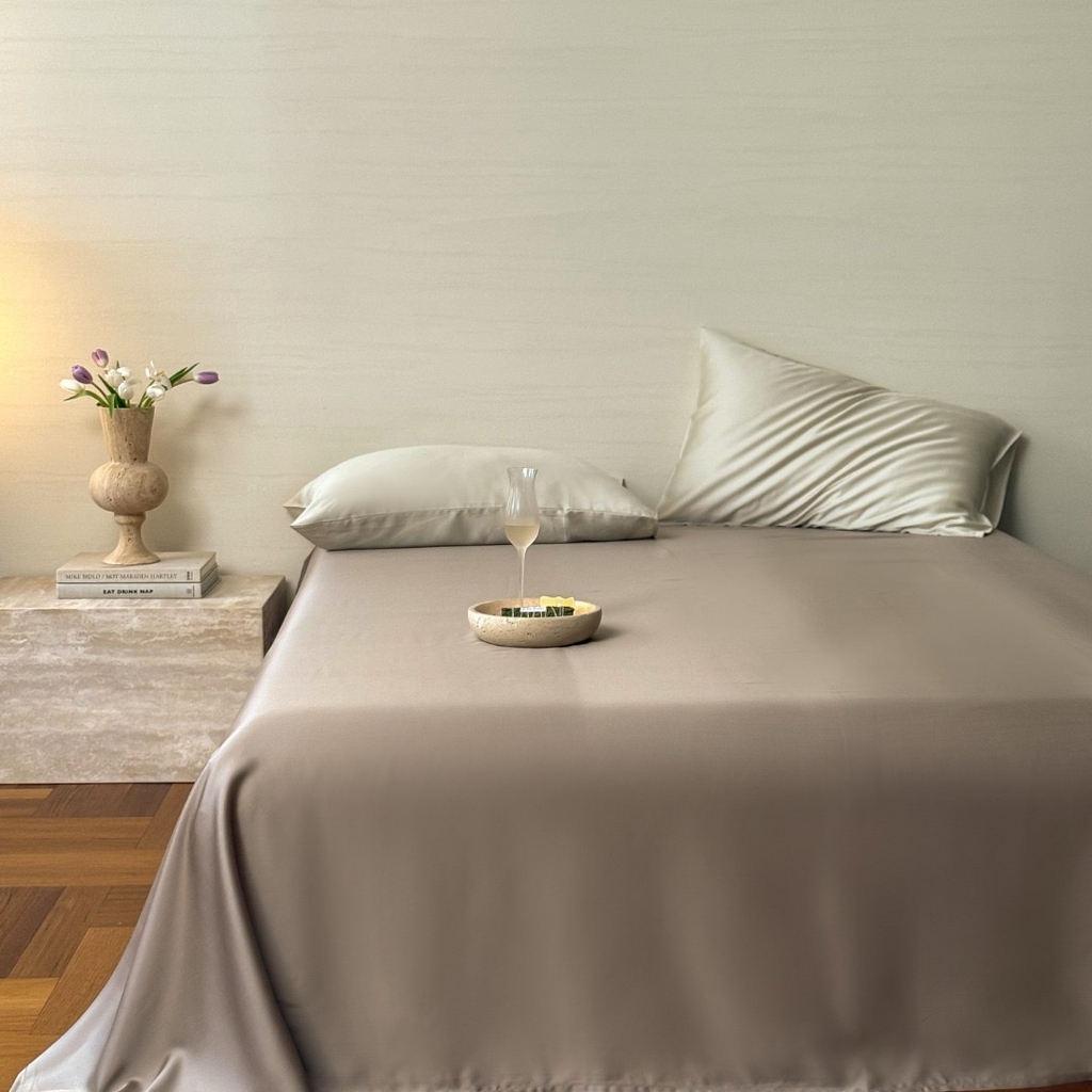 91家纺网 家纺一手货源 找家纺 禾时 2025新款纯色双拼兰精天丝单品系列-单床单 床单单件 岩石灰
