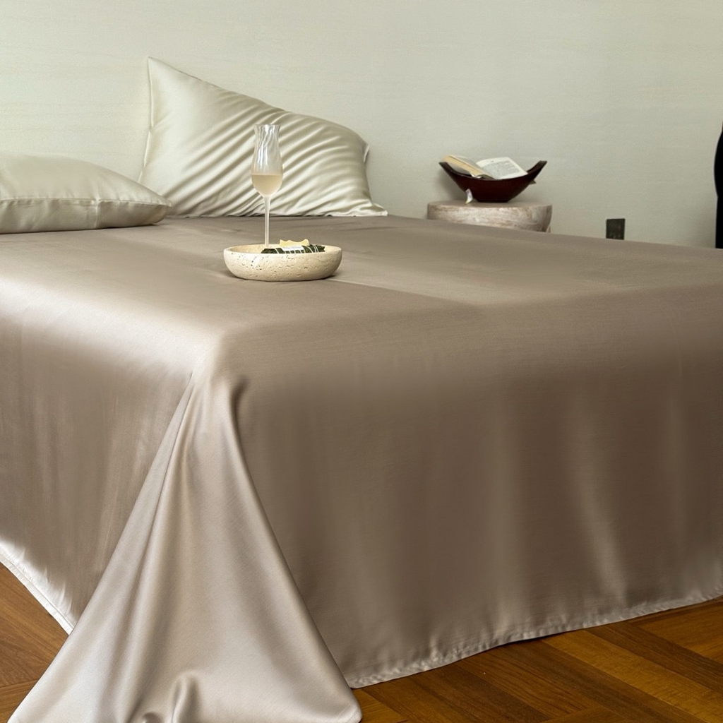 91家纺网 家纺一手货源 找家纺 禾时 2025新款纯色双拼兰精天丝单品系列-单床单 床单单件 芋泥灰