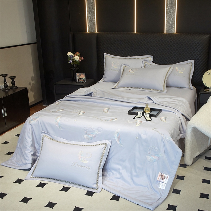 91家纺网 家纺一手货源 找家纺 佳宇轩 2025爆款A类水洗棉刺绣花边夏被夏凉被空调被夏季薄被子三四件套轻奢凉感可机洗 蜜羽-浅灰