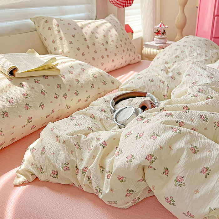 91家纺网 家纺一手货源 找家纺 名品家纺 2025新款云感皱皱双层纱四件套 甜甜心事