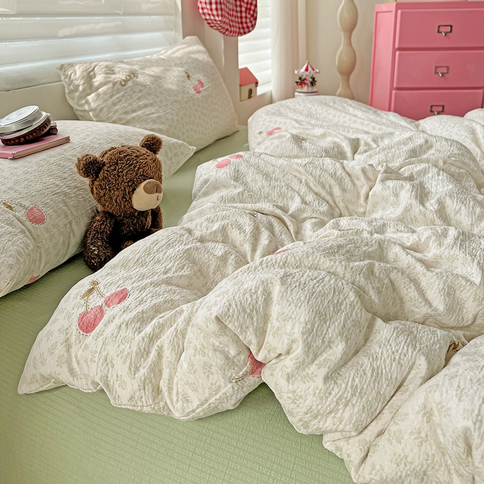 91家纺网 家纺一手货源 找家纺 名品家纺 2025新款云感皱皱双层纱四件套 樱桃小果