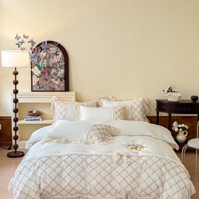 91家纺网 家纺一手货源 找家纺 凯美家居 2025新款水洗真丝蕾丝刺绣四件套 爱丽莎 奶白