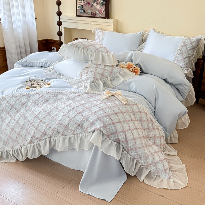 91家纺网 家纺一手货源 找家纺 凯美家居 2025新款水洗真丝蕾丝刺绣四件套 爱丽莎 浅蓝