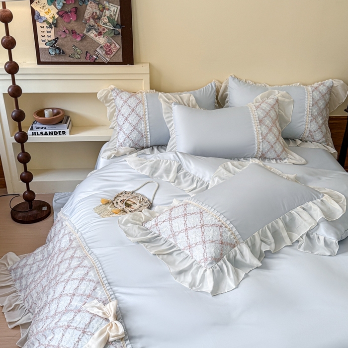 91家纺网 家纺一手货源 找家纺 凯美家居 2025新款水洗真丝蕾丝刺绣四件套 爱丽莎 浅蓝