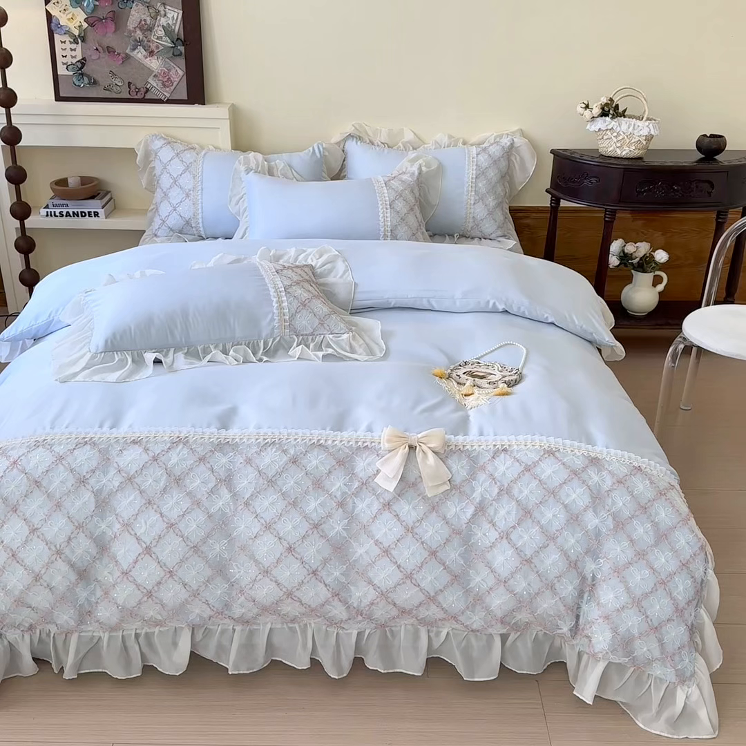 91家纺网 家纺一手货源 找家纺 凯美家居 2025新款水洗真丝蕾丝刺绣四件套 爱丽莎 浅蓝