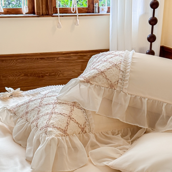 91家纺网 家纺一手货源 找家纺 凯美家居 2025新款水洗真丝蕾丝刺绣四件套 爱丽莎 香槟