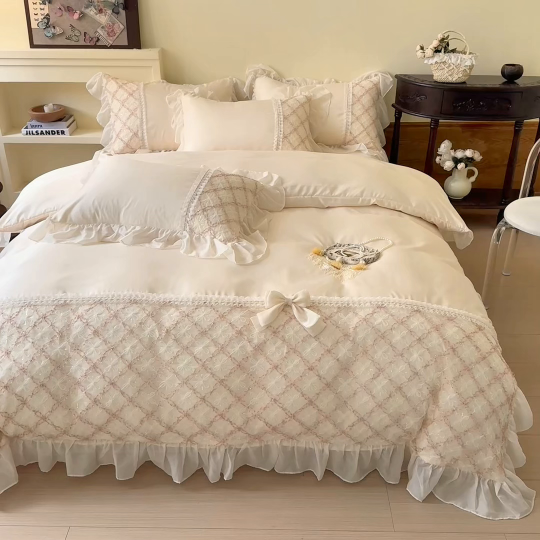 91家纺网 家纺一手货源 找家纺 凯美家居 2025新款水洗真丝蕾丝刺绣四件套 爱丽莎 香槟