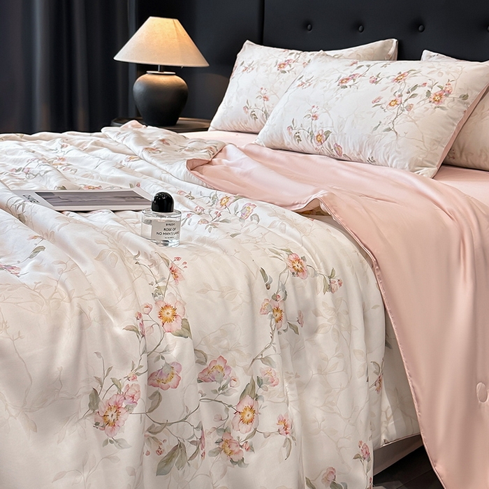 91家纺网 家纺一手货源 找家纺 慕晨 2025新款莱赛尔天丝数码印花四件套莱赛尔夏被四件套天丝夏凉被直播热款夏被被子被芯 花漾 粉