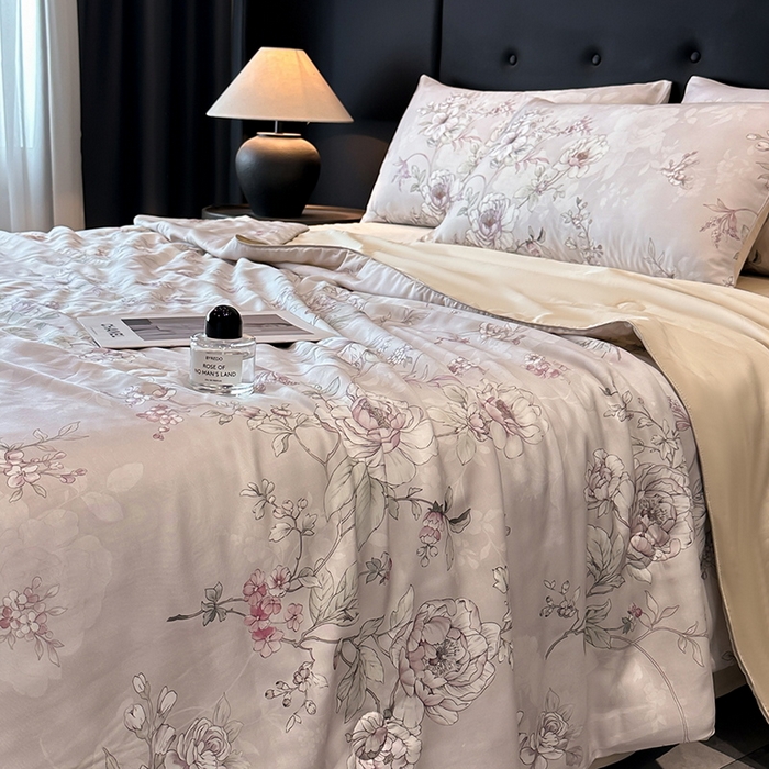 91家纺网 家纺一手货源 找家纺 慕晨 2025新款莱赛尔天丝数码印花四件套莱赛尔夏被四件套天丝夏凉被直播热款夏被被子被芯 锦兮-粉